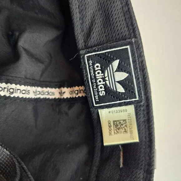 Adidas Hat Mens Relaxed Strap Back Black Reflective Running Lightweight Trefoil - Picture 8 of 9